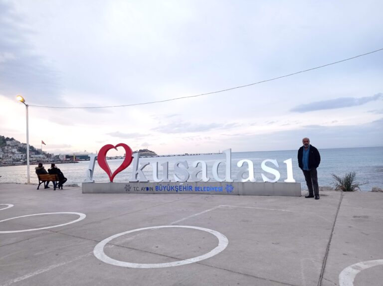 Selcuk vs Kusadasi: Which One Should You Actually Stay In?