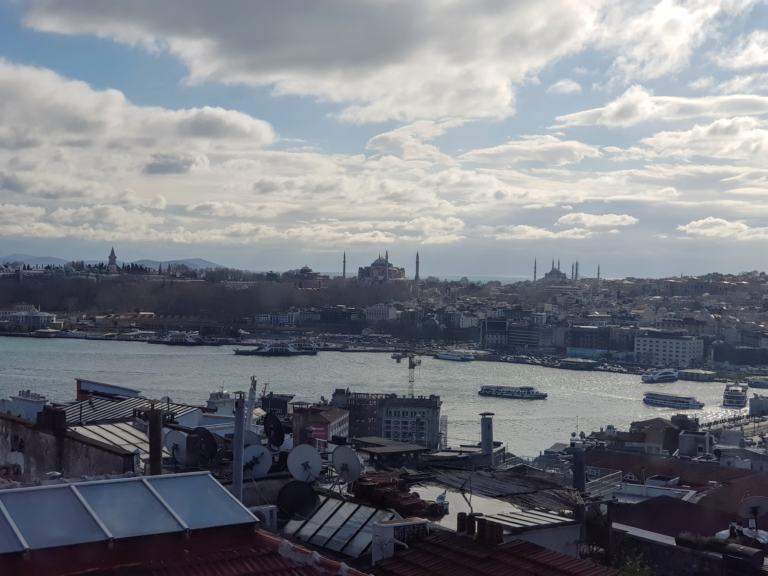 9 Biggest Mistakes I’ve Seen Tourists Make in Istanbul (As Someone Who Lived There)